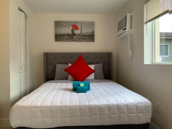 Cozy Private Apts In Hollywood By Hard Rock Casino! Экстерьер фото