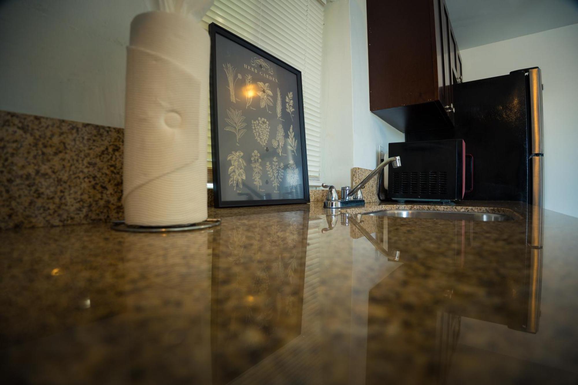 Cozy Private Apts In Hollywood By Hard Rock Casino! Экстерьер фото